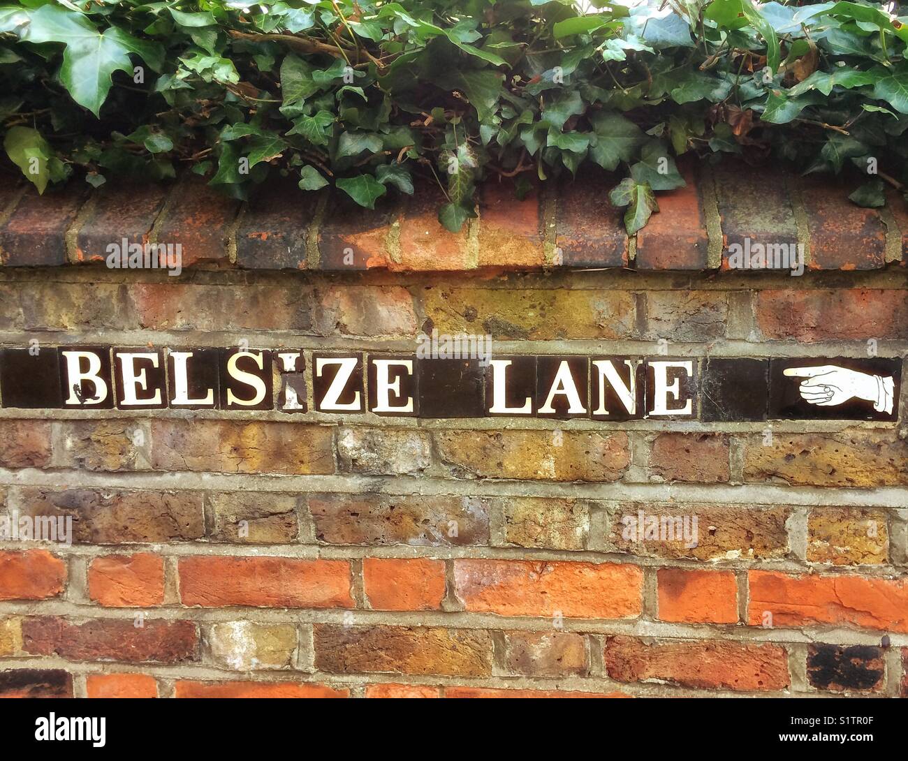 Il nome della strada Belsize Lane, anche il nome di un brano dal re's Parade. Foto Stock