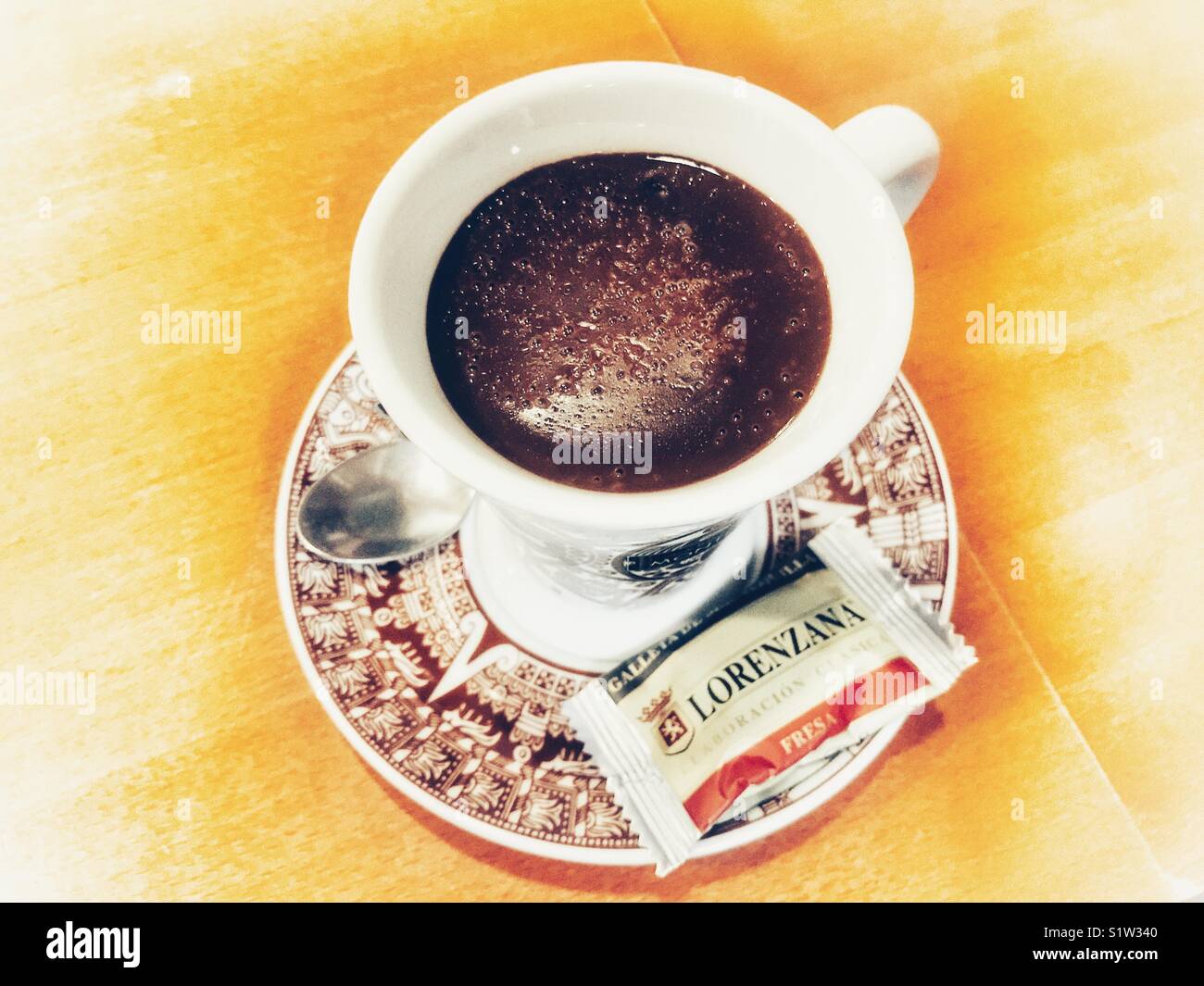 Montecelio dark calda bevanda al cioccolato - Immagine stock catturata con smartphone