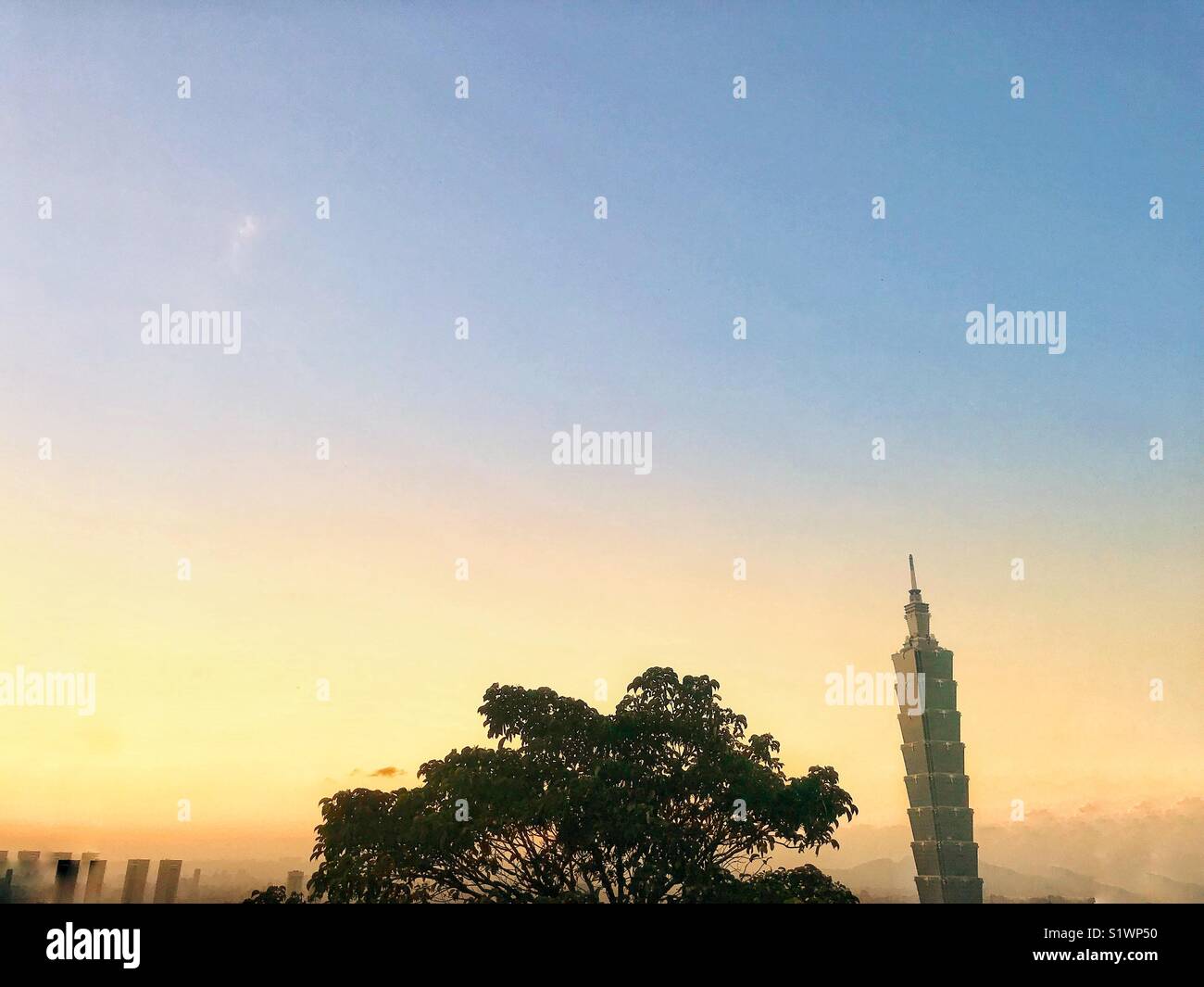 Taipei 101 Taipei Taiwan - Immagine stock catturata con smartphone