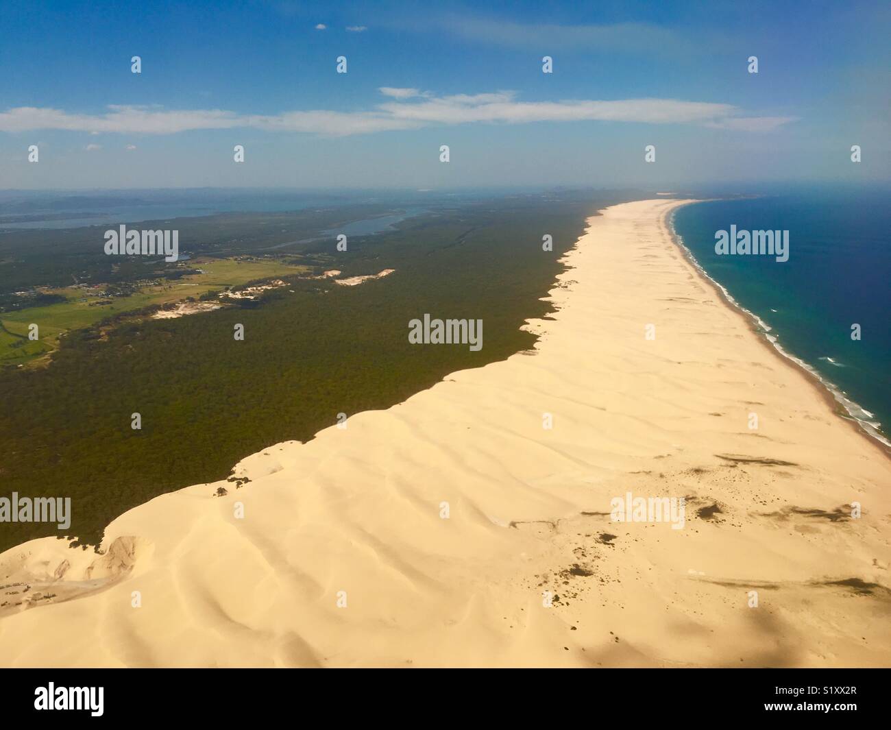 Volare a Newcastle con spiaggia di terra e di mare nel Nuovo Galles del Sud Australia Foto Stock