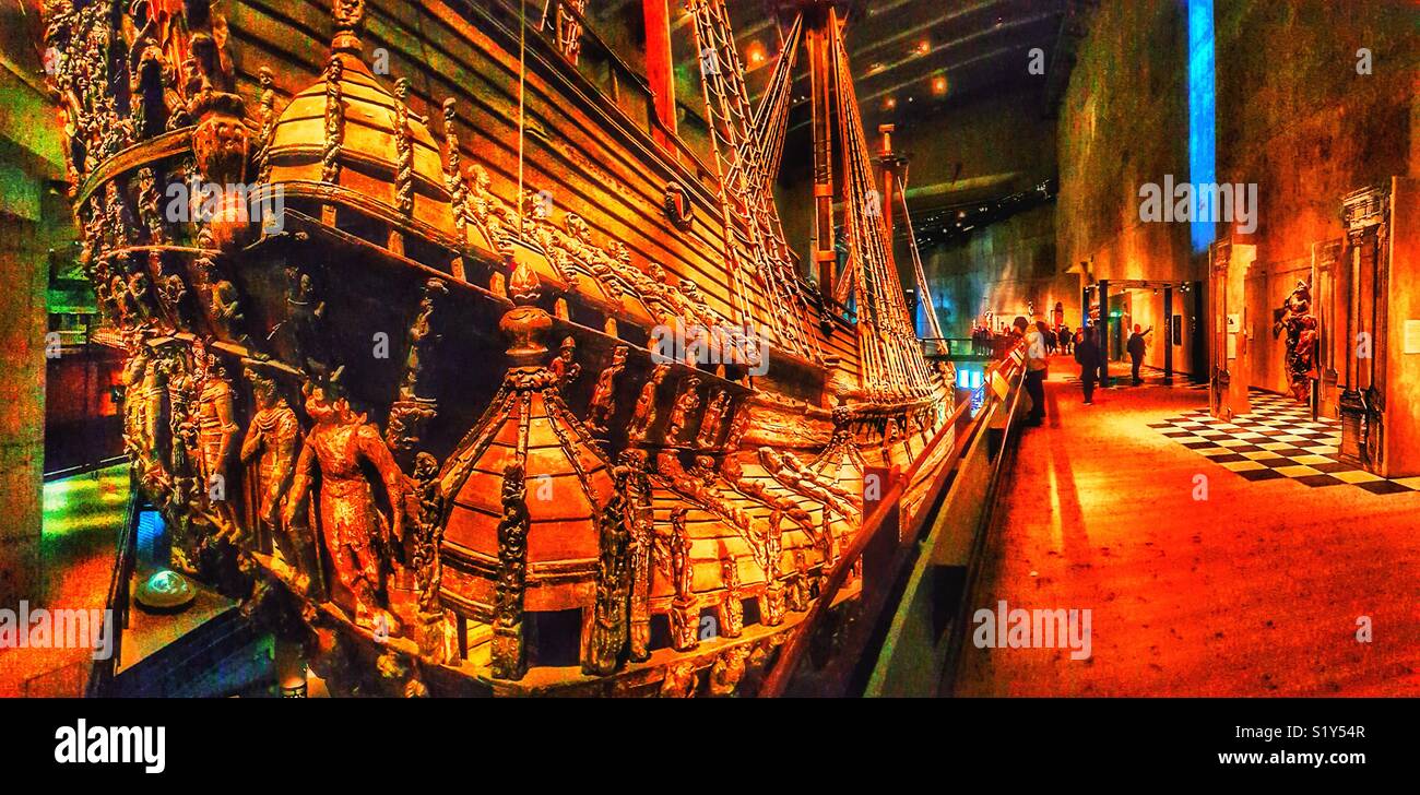 Vasamuseet (Museo Vasa), Djurgarden, Stoccolma, Svezia, in Scandinavia. Home restaurato del XVII secolo nave da guerra Vasa che affondò sul suo viaggio inaugurale in agosto 1628 - Immagine stock catturata con smartphone