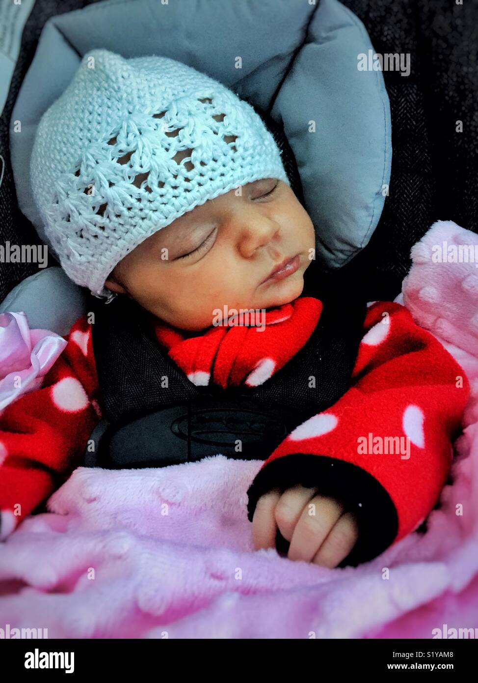 Il neonato nel sedile auto Foto Stock