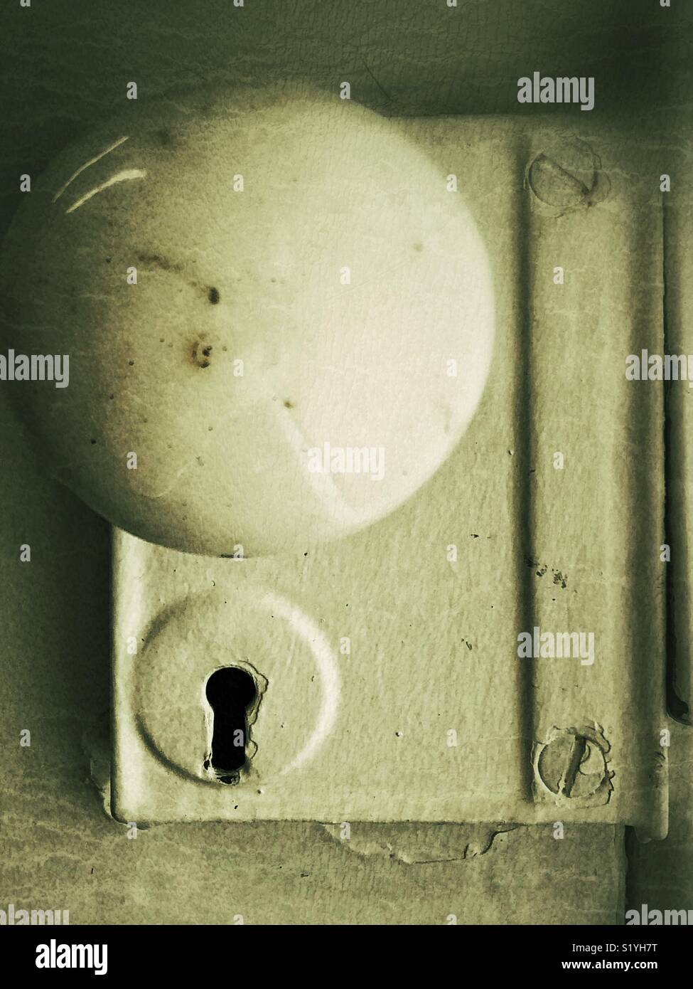 Vecchio rustico maniglia di marmo e toppa close up Foto Stock