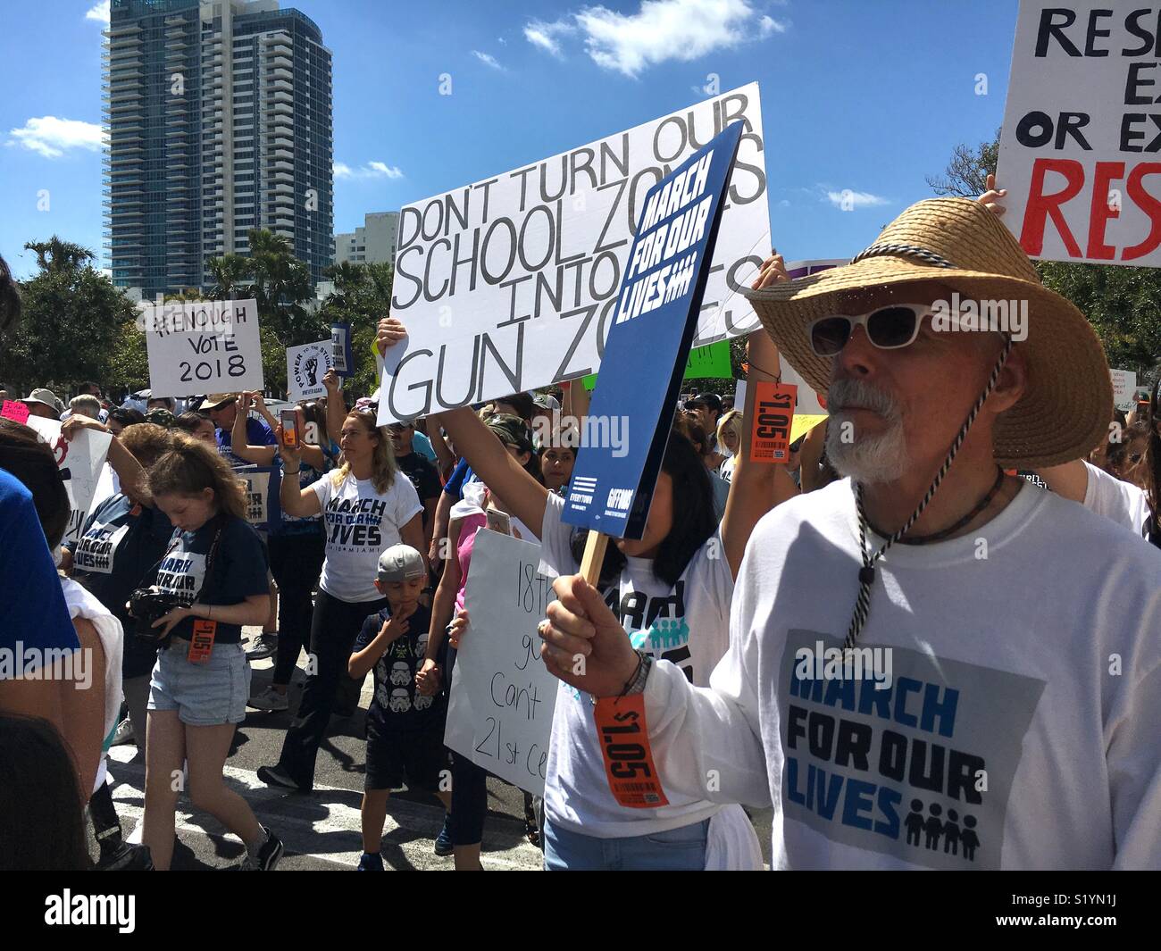 Miami Beach Florida "marzo per la nostra vita." 24 marzo 2018 protesta dopo Parkland Florida, scuola di tiri. Foto Stock