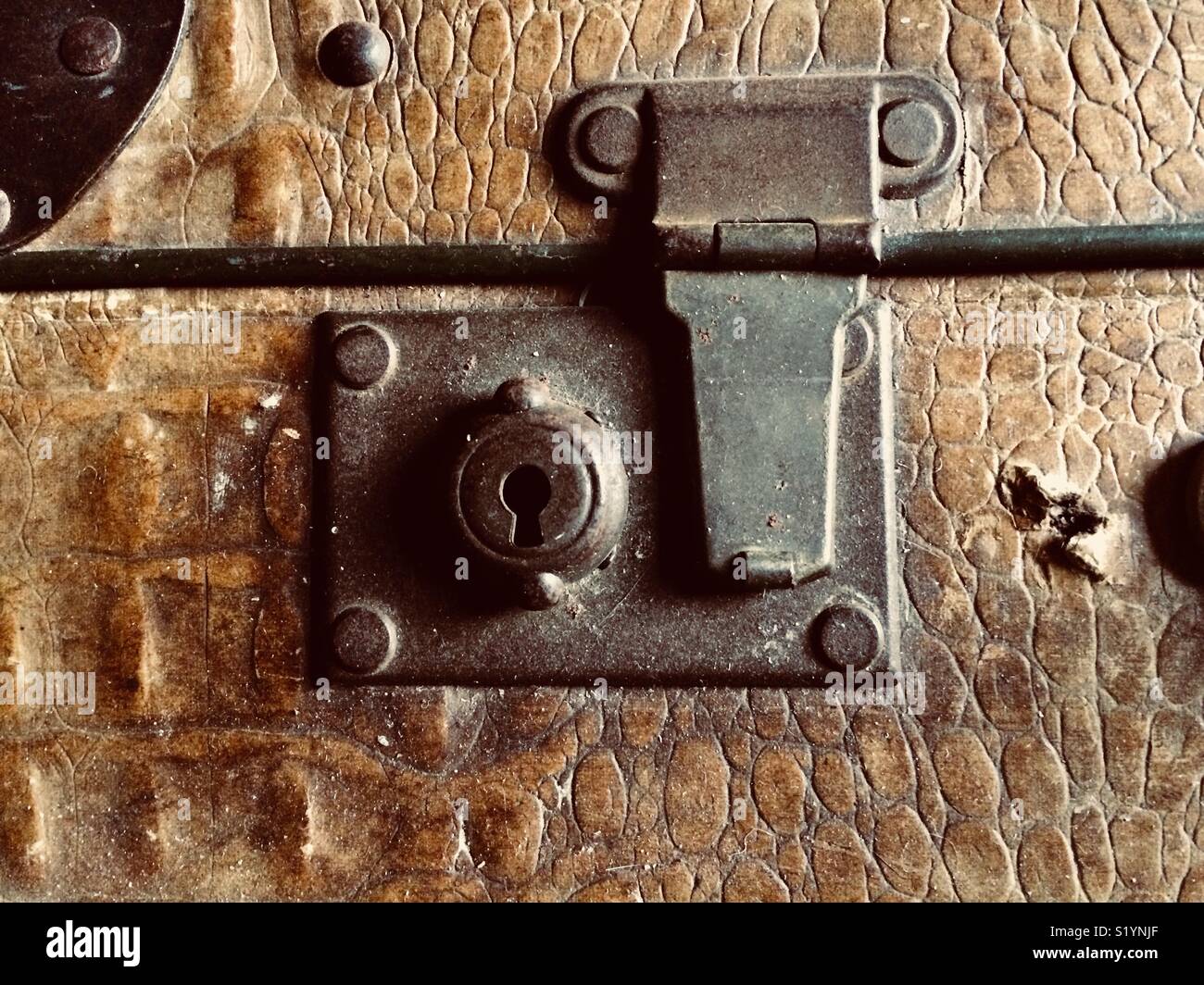 Vecchia serratura valigetta in pelle di antiquariato Foto Stock