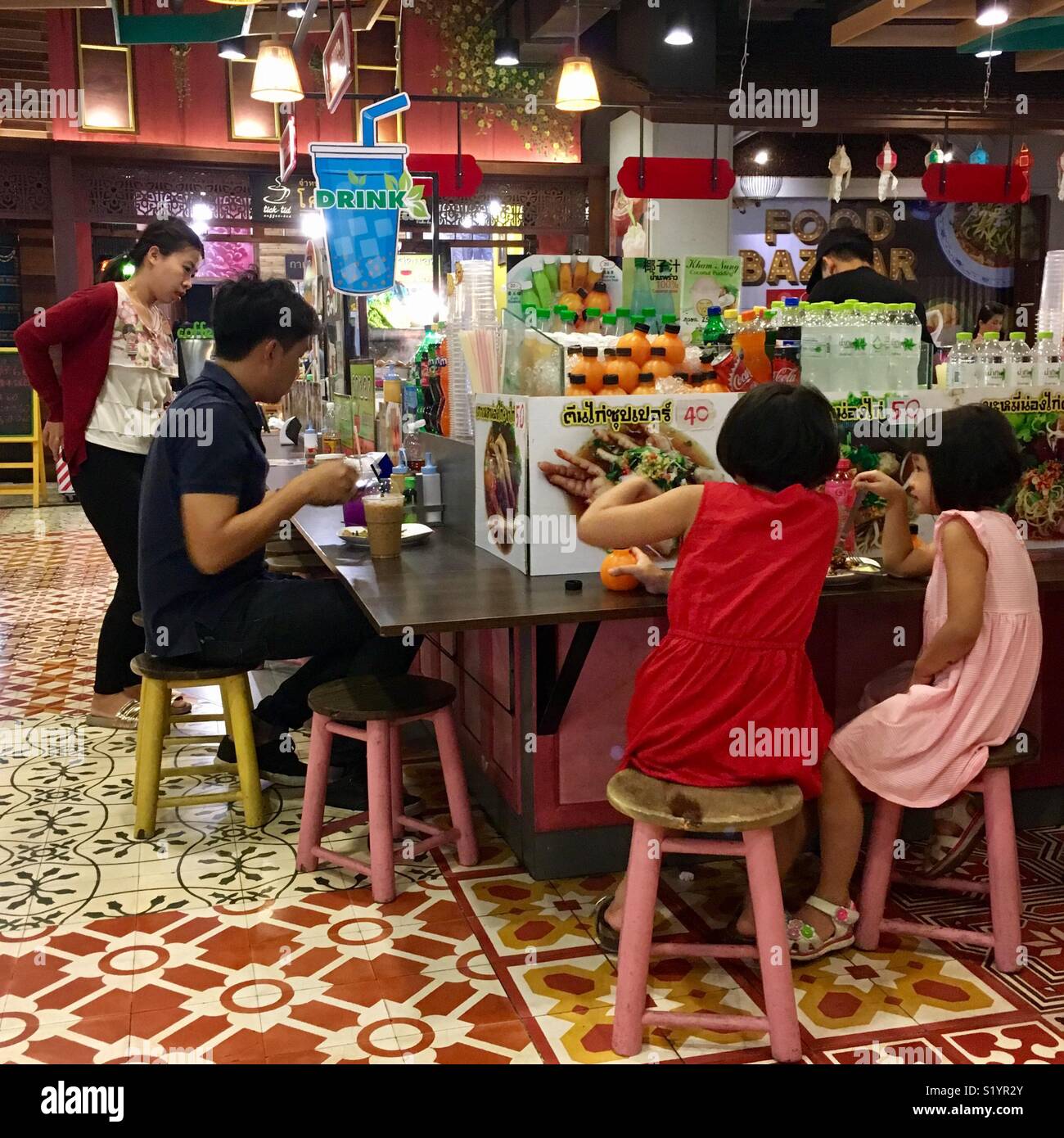 Area ristoro, Chiang mai, Thailandia - Immagine stock catturata con smartphone
