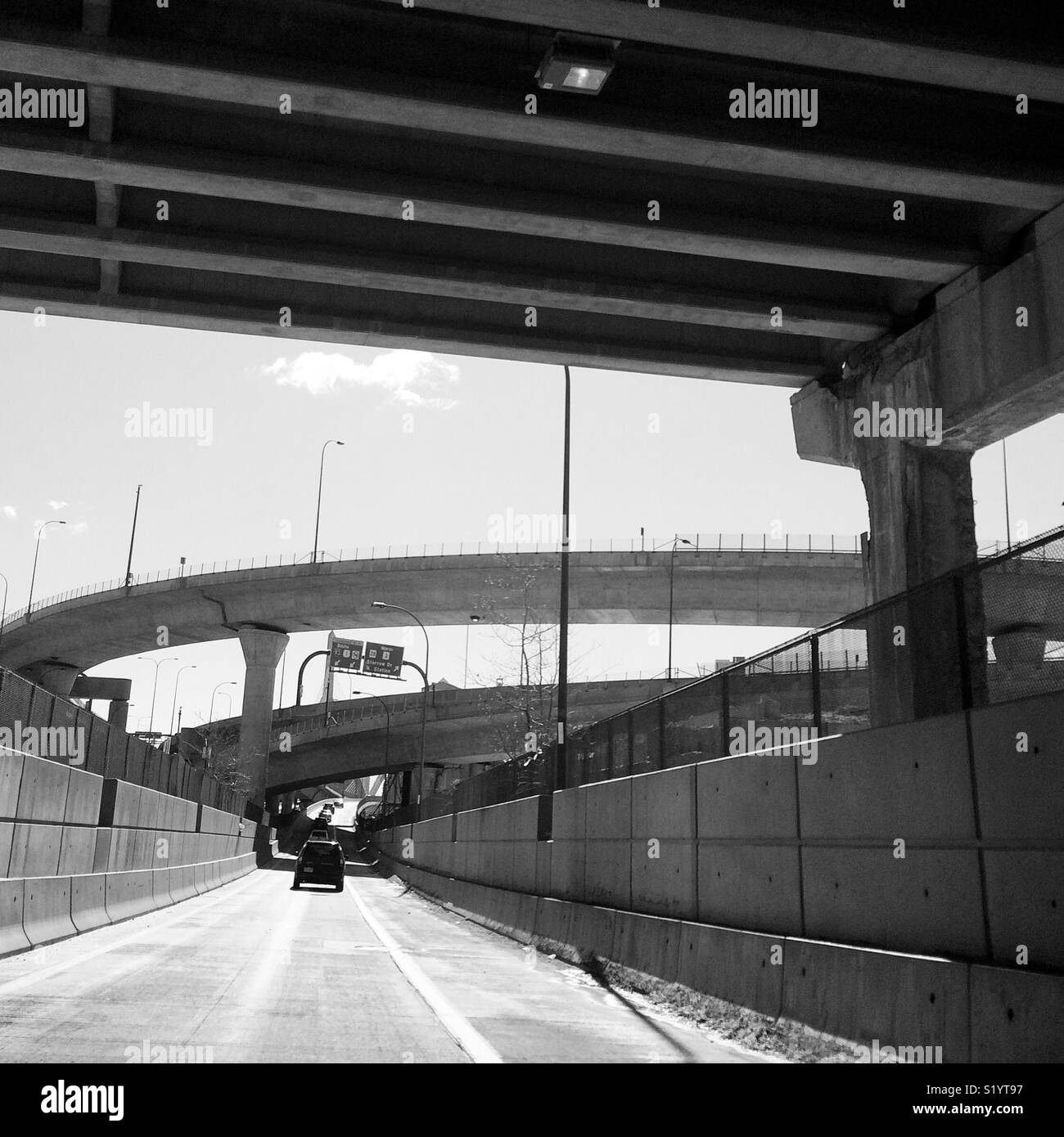 La guida verso Boston, Massachusetts - Immagine stock catturata con smartphone