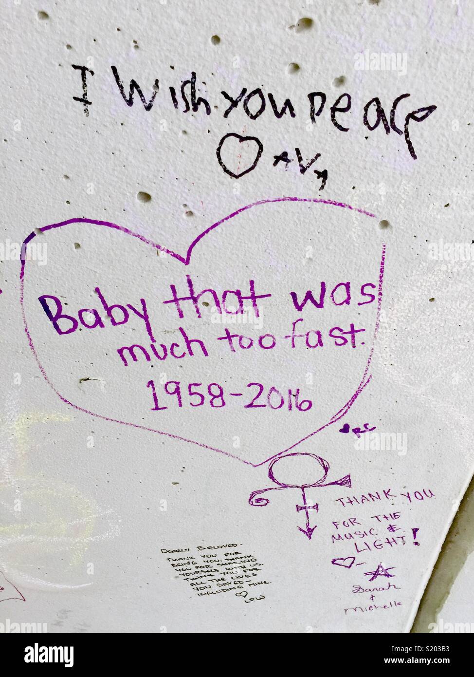 Il principe memoriali nel tunnel a Paisley Park, Chanhassen, Minnesota, Stati Uniti d'America. Foto Stock