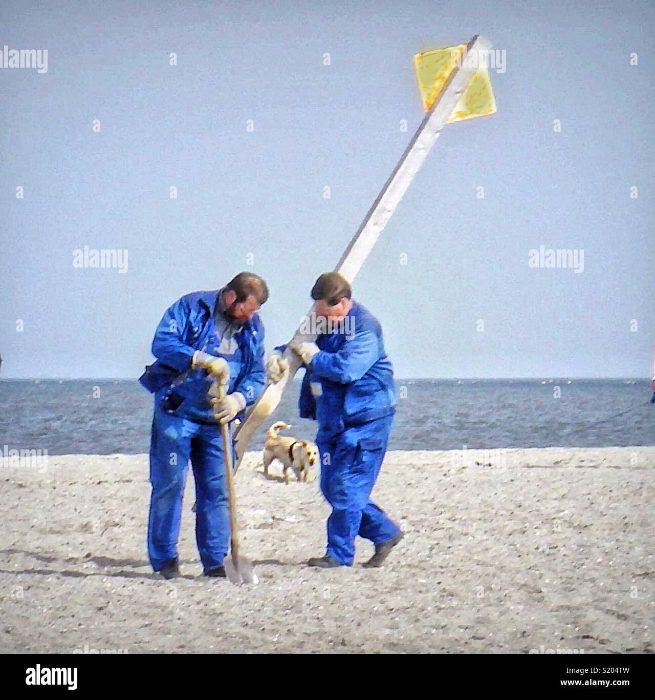 L'inizio dell'estate sulla spiaggia nel nord della Germania. - Immagine stock catturata con smartphone