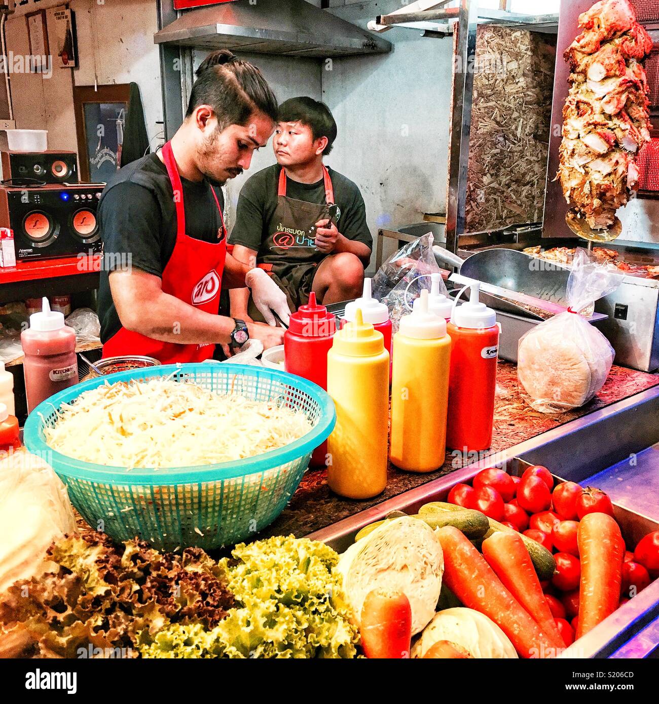 Street food, Pai, Thailandia del Nord - Immagine stock catturata con smartphone