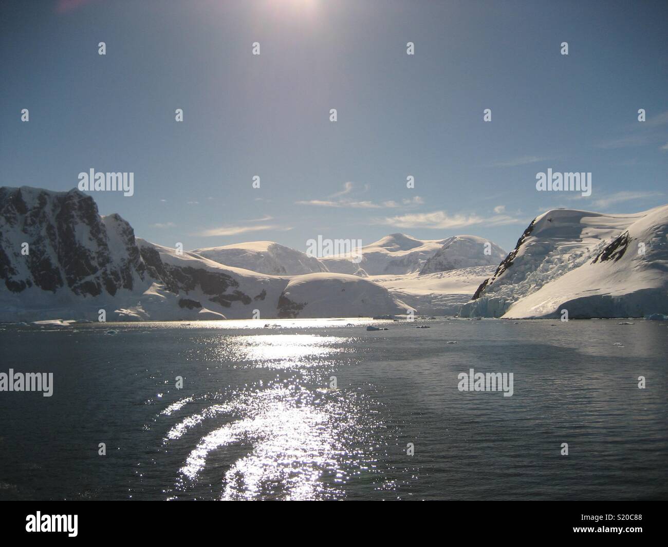 Lemaire Channel, Penisola antartica. - Immagine stock catturata con smartphone