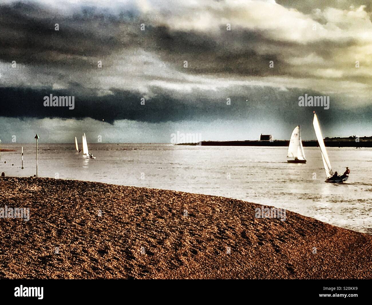 Navigando sul fiume Deben - Immagine stock catturata con smartphone