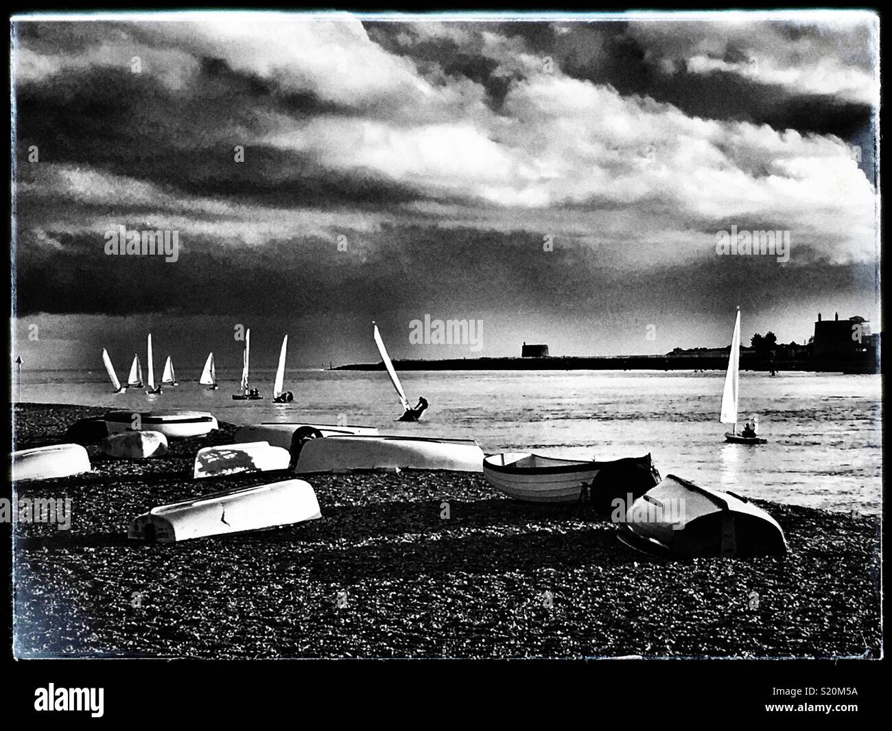 Navigando sul fiume Deben - Immagine stock catturata con smartphone