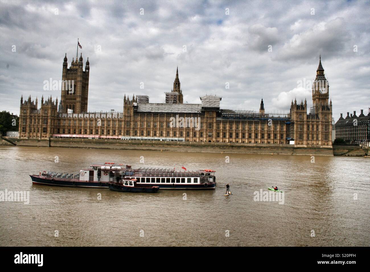 Passato Paddleboarding Big Ben - Immagine stock catturata con smartphone