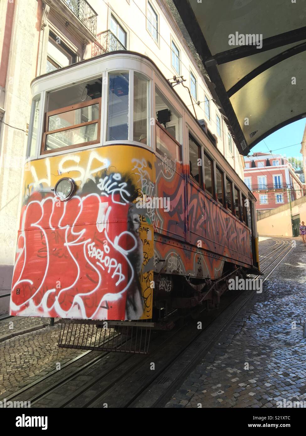 Tram di Lisbona auto Foto Stock