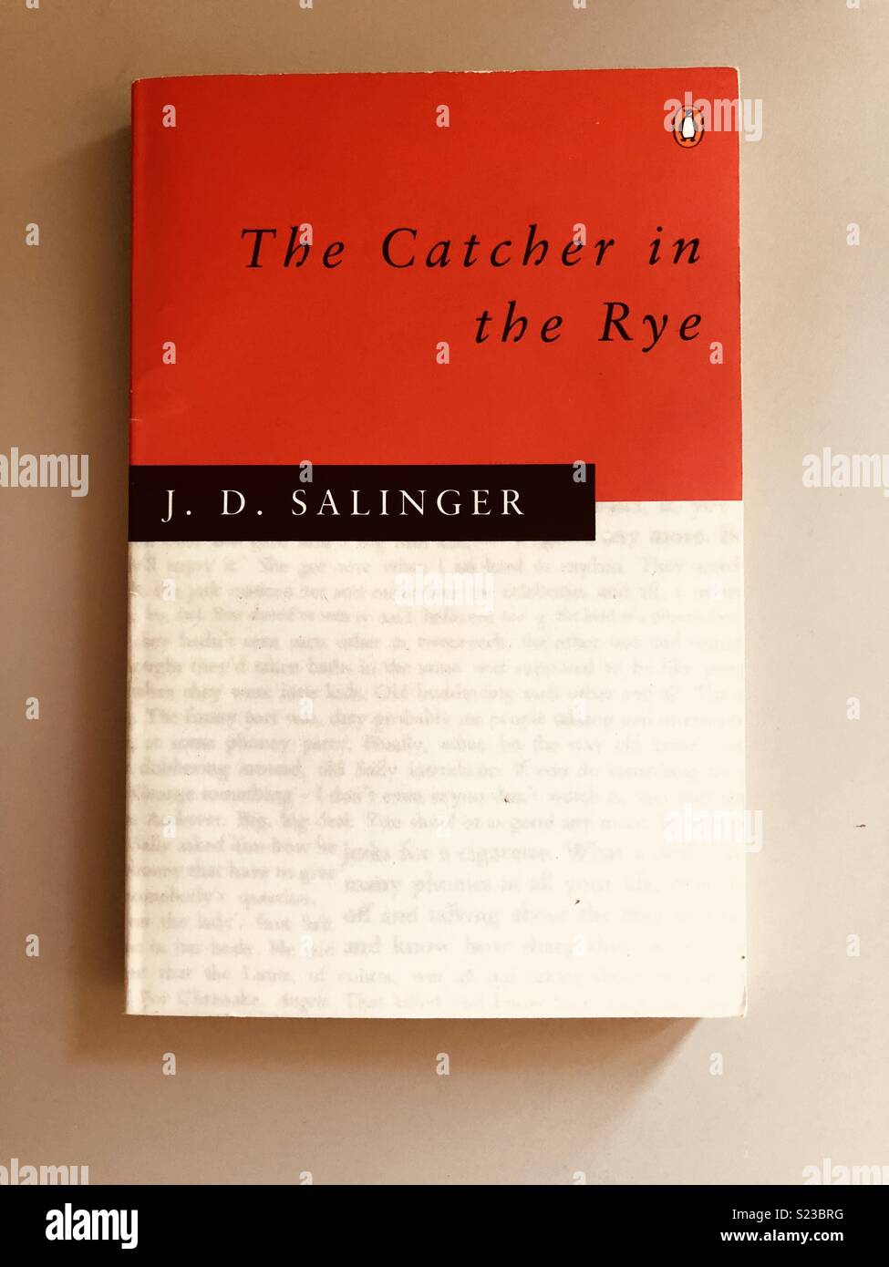 Il giovane Holden da J. D. Salinger paperback Foto stock - Alamy