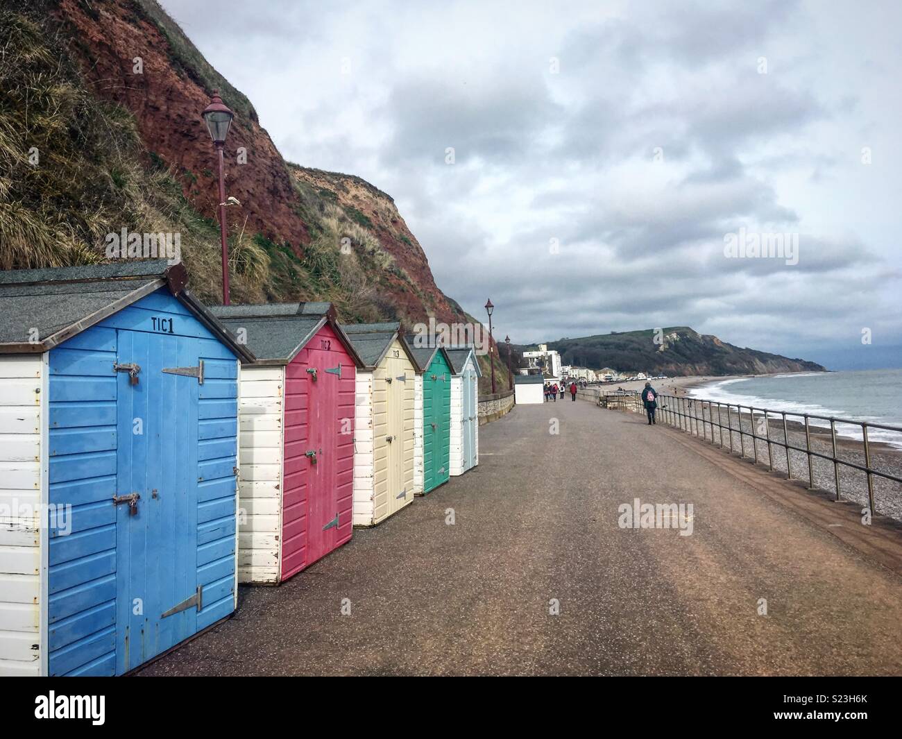 Cabine sulla spiaggia, a Seaton, Devon Foto Stock