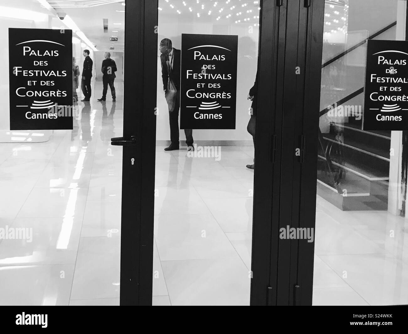 La lobby del Palais mentre dentro i premi vengono fornite per i vincitori del 2018 Cannes Film Festival. Foto Stock