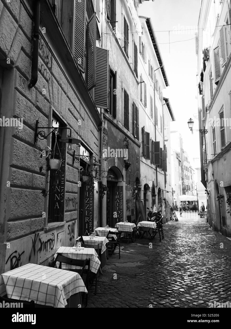 Scena di strada a Roma - Immagine stock catturata con smartphone