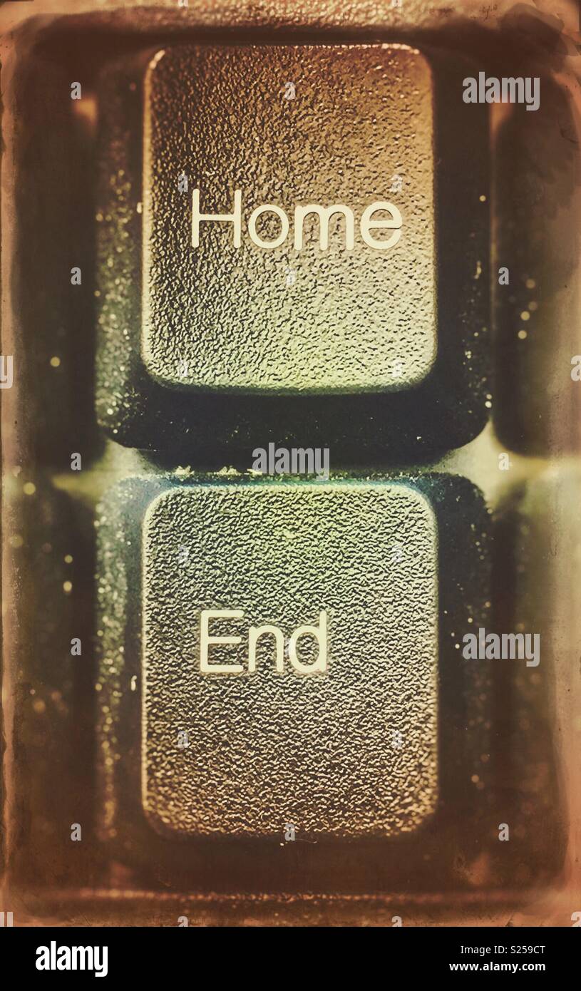 Close up Home e il tasto Fine sulla tastiera di un computer - Immagine stock catturata con smartphone
