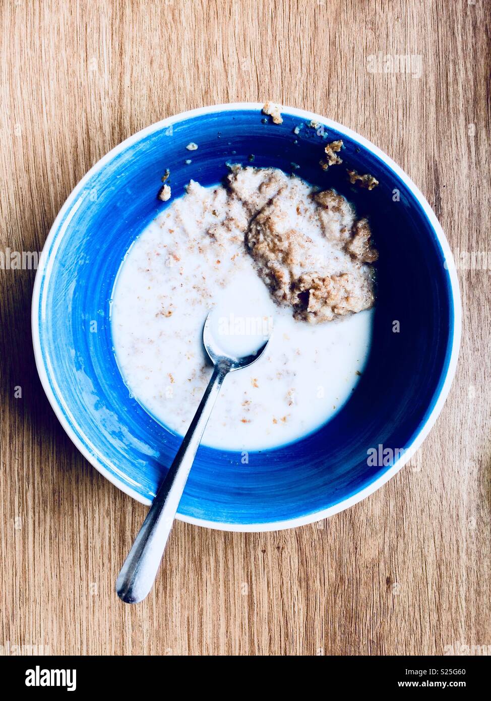Uneaten cereali per la colazione resta Foto Stock