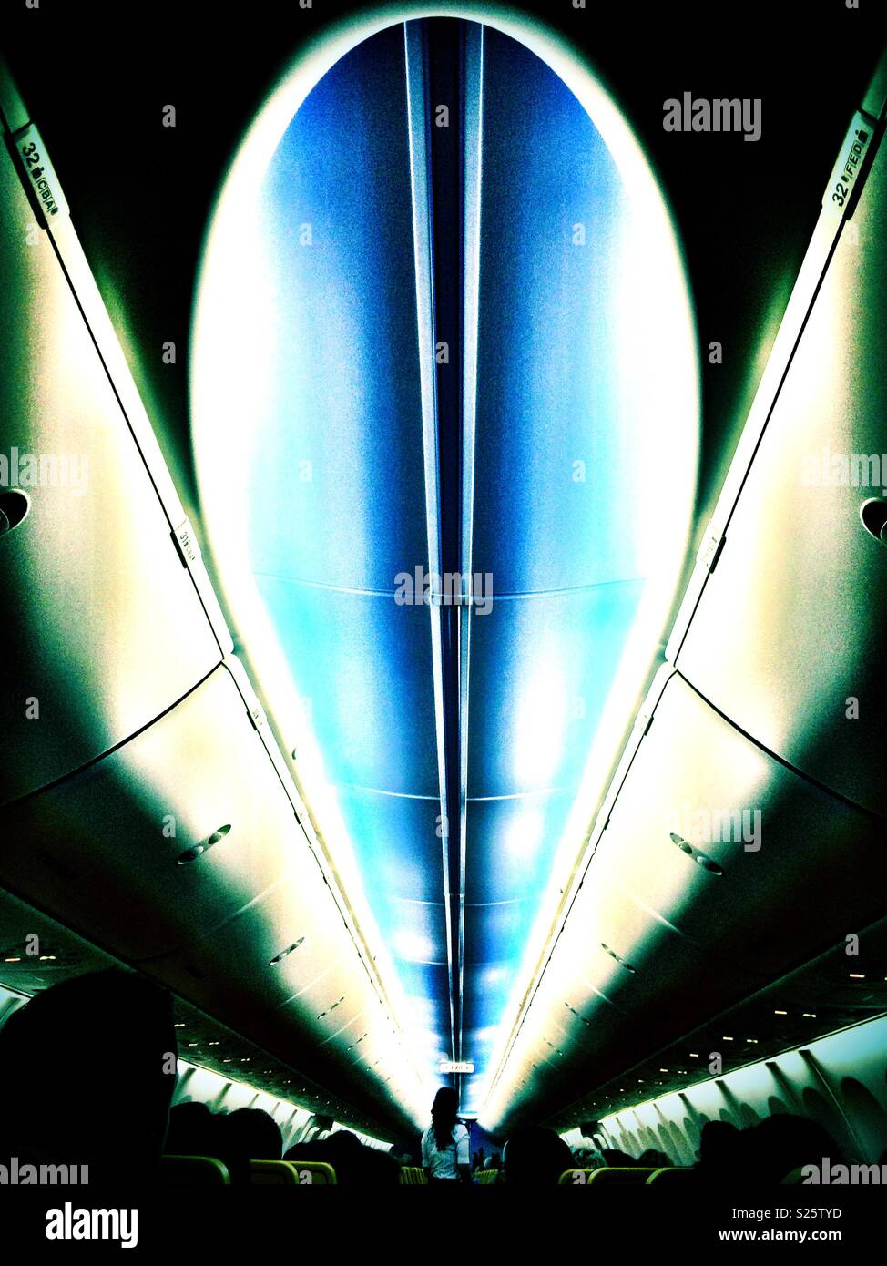 Interior design Boeing 737-800 aerei di serie - Immagine stock catturata con smartphone