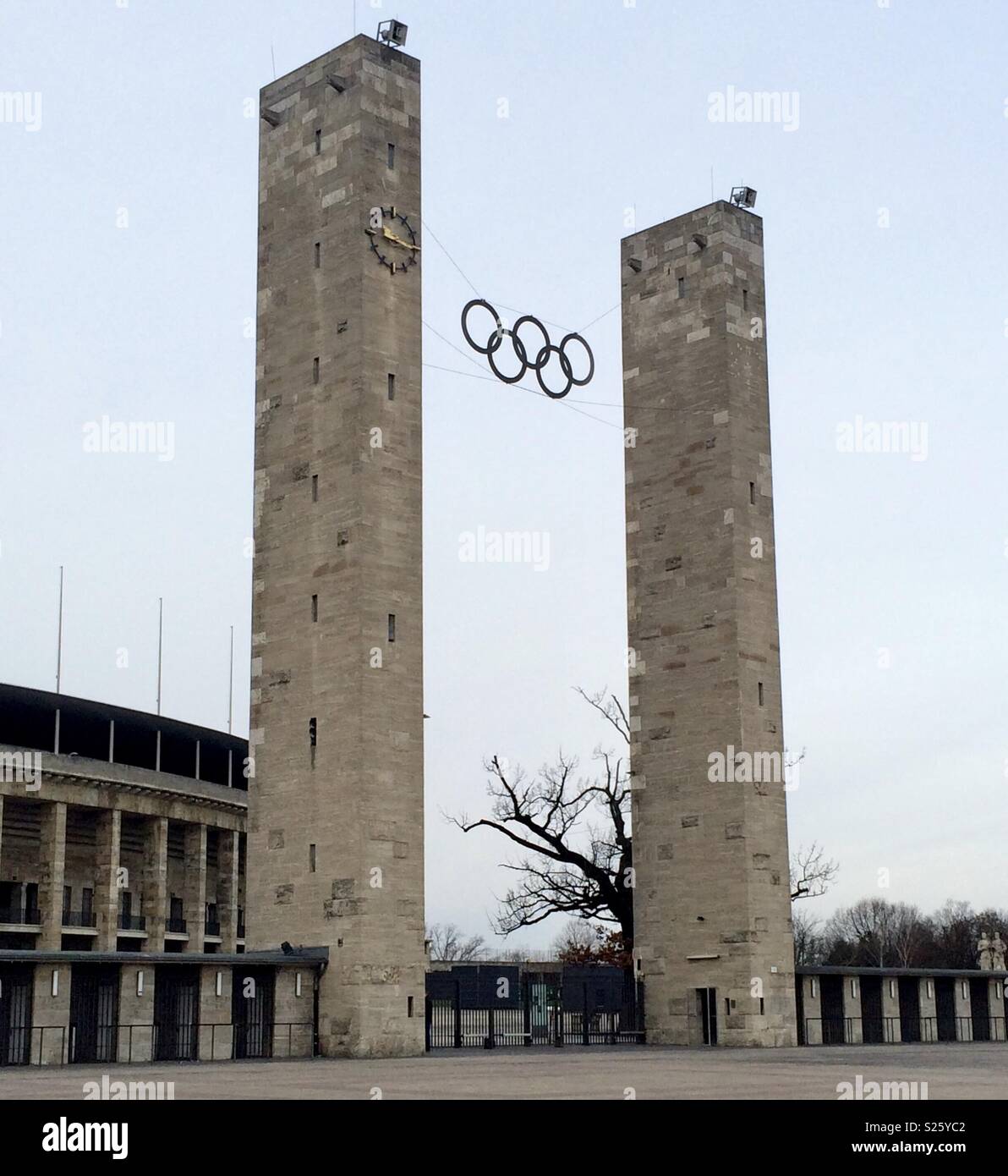 Stadio Olimpico di Berlino anelli Foto Stock
