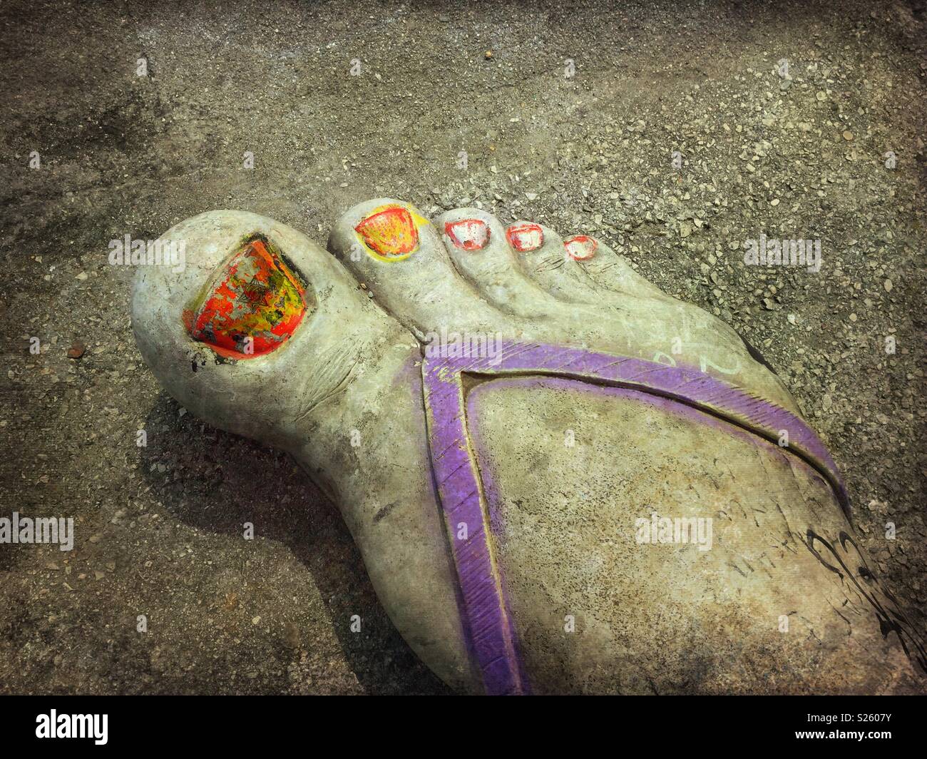 Scultura di piede - Immagine stock catturata con smartphone