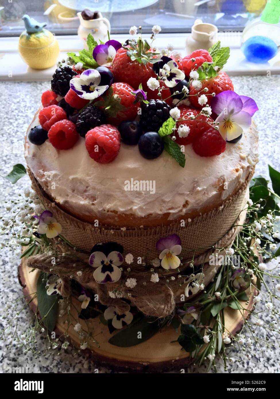 Frutti di bosco torta - Immagine stock catturata con smartphone