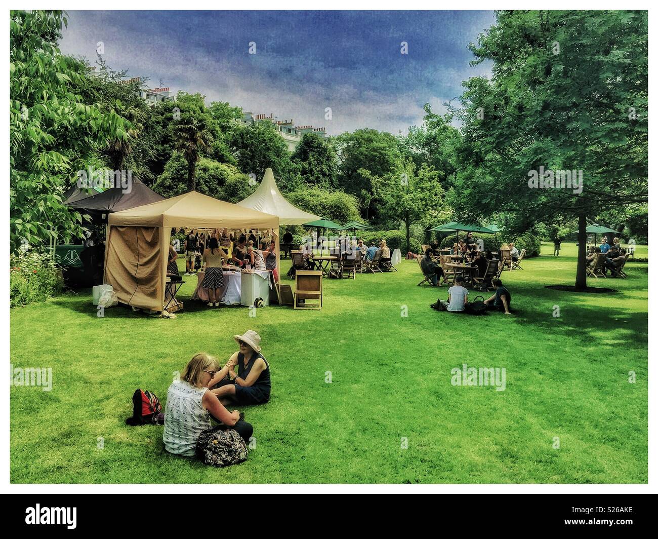 Giardino privato in Sloane Street. - Immagine stock catturata con smartphone