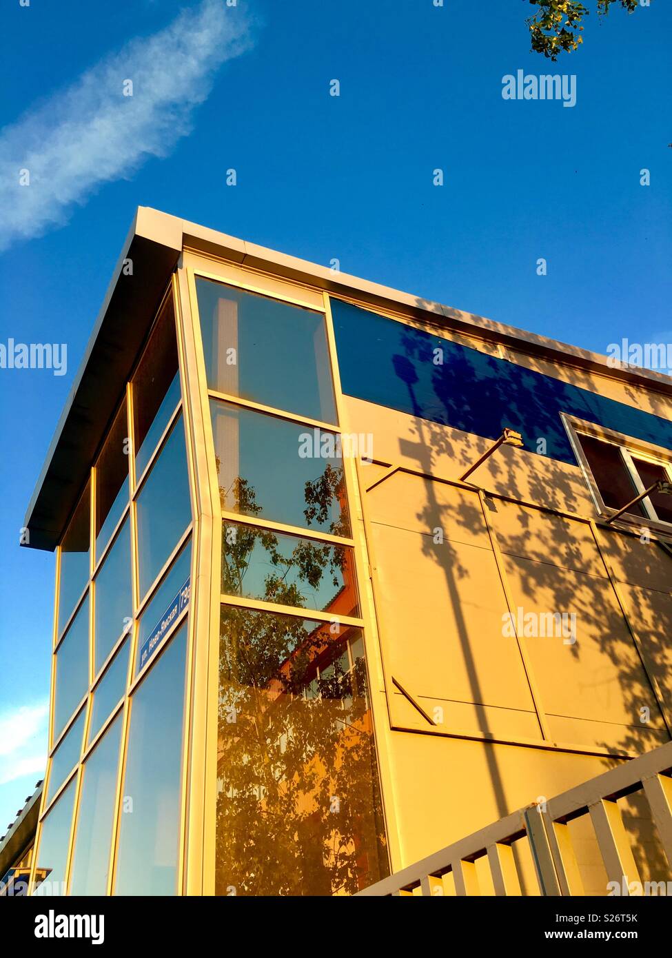 Ombre e di riflessione - Immagine stock catturata con smartphone
