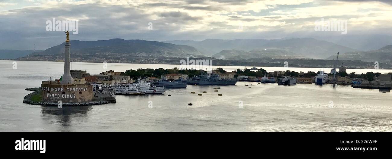 Messina. Sicilia. L'Italia. Foto Stock