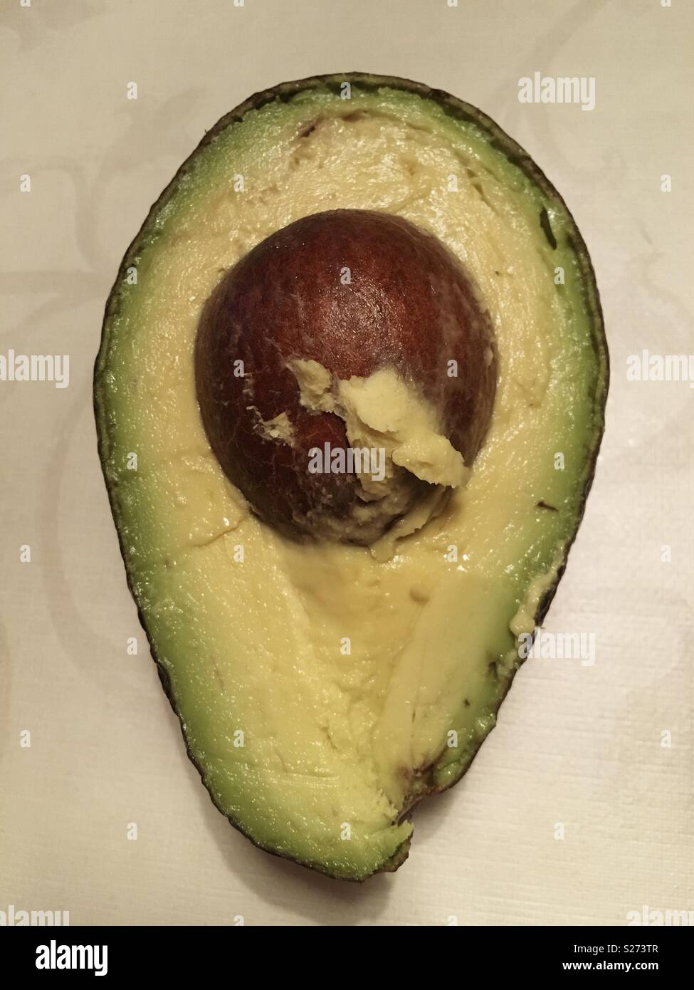 Metà dell'avocado Foto Stock