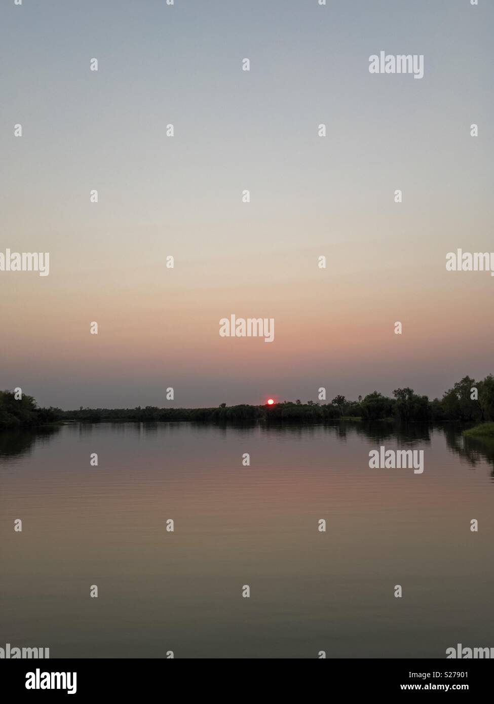 Alba sul Corroboree Billabong nel Territorio Settentrionale dell'Australia. Foto Stock