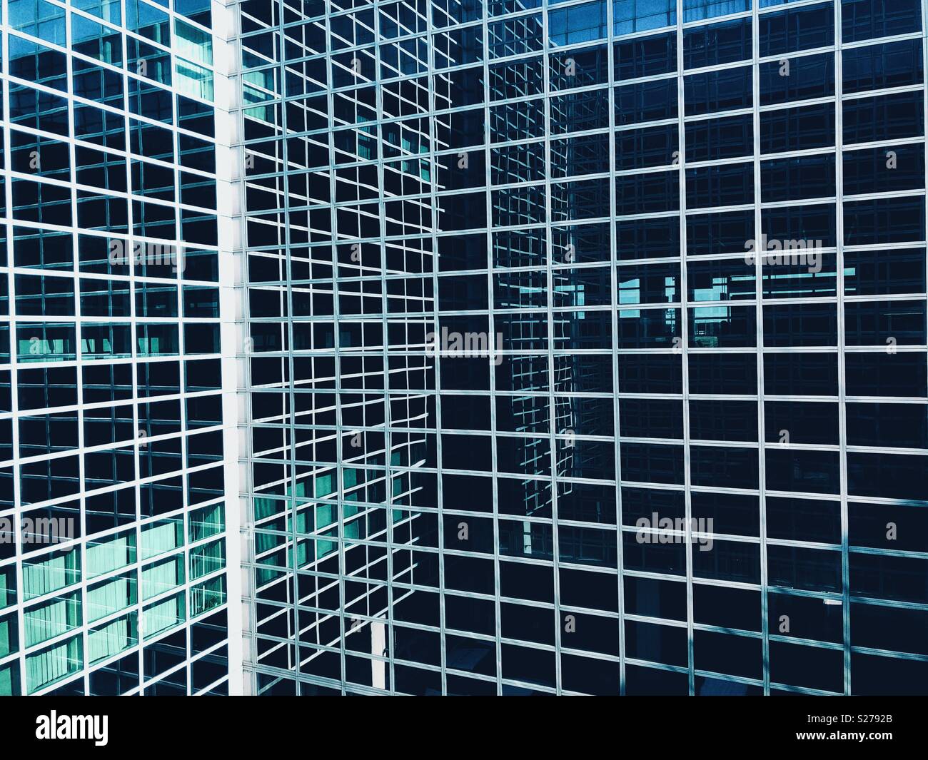 Matrice moderna presso l'aeroporto internazionale di Francoforte Foto Stock