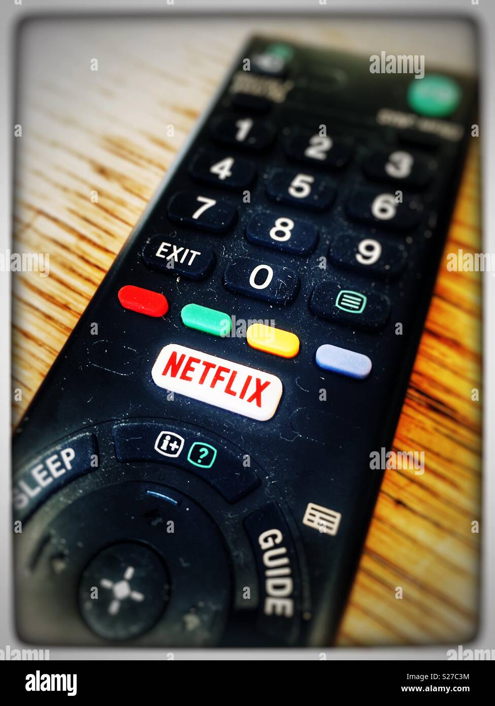 Sony tv telecomando con pulsante di Netflix Foto stock - Alamy