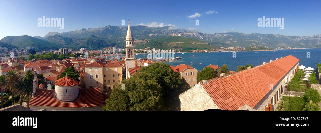 La splendida città vecchia di Budva in Montenegro. Foto Stock