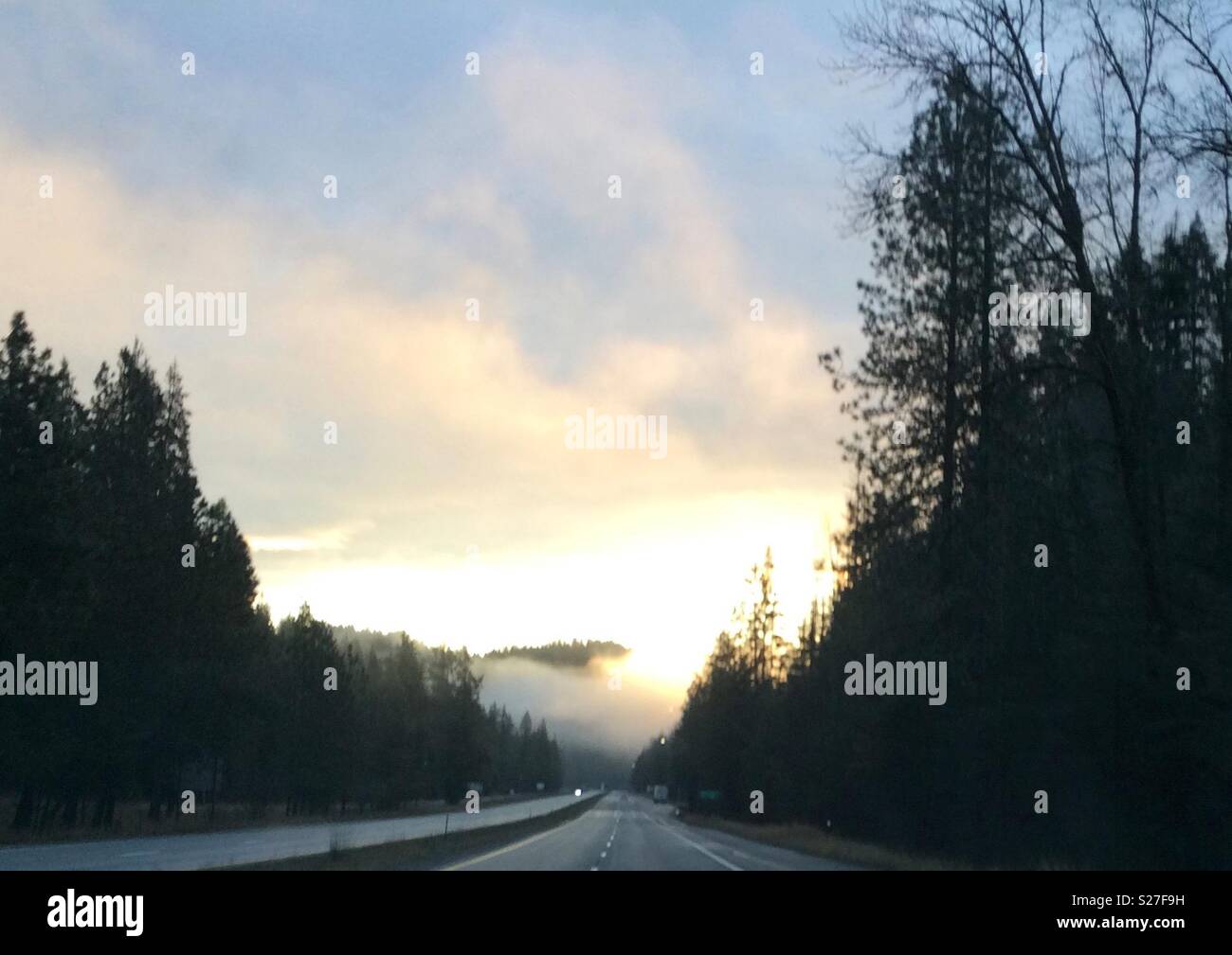 Tramonto su autostrada Foto Stock