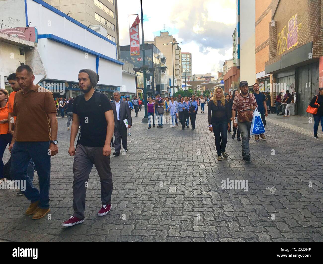 Boulevard di Sabana Grande, Caracas Venezuela. Strada principale dello shopping della citta'. Vicente Quintero Foto Stock