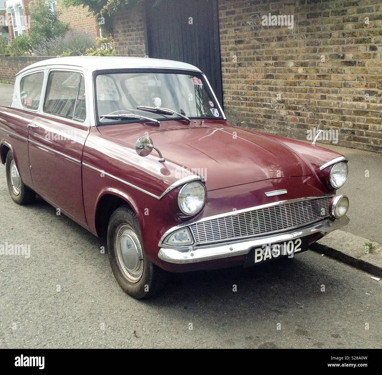 Ford Anglia - Immagine stock catturata con smartphone