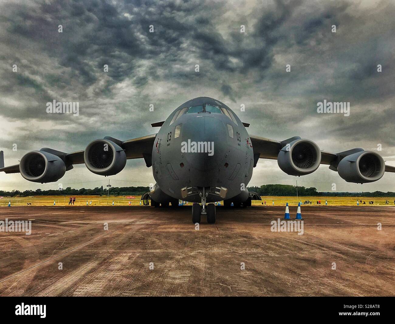 Boeing C-17A Globemaster il sollevamento pesante velivolo da trasporto in ungherese Air Force iscrizioni Foto Stock