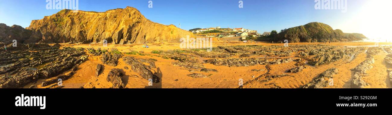 Speranza Cove, Kingsbridge, Devon, Inghilterra, Regno Unito. - Immagine stock catturata con smartphone