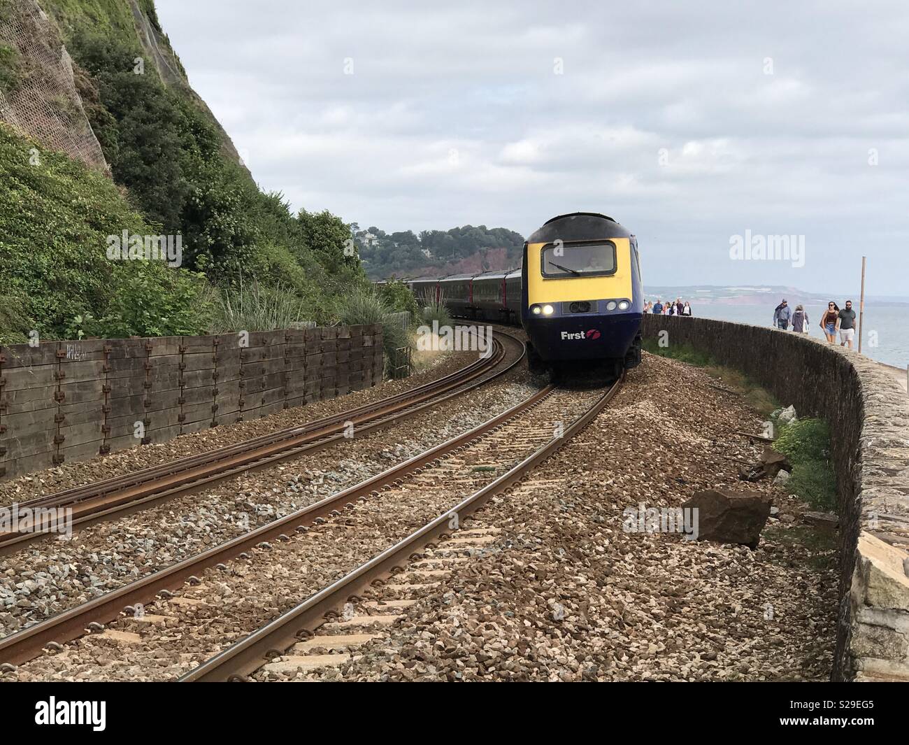 Treno in mare Foto Stock