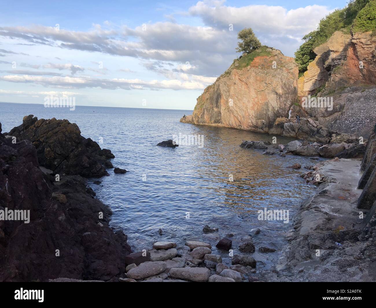 Babbacombe Beach e scogliere in Babbacombe, Torbay, Regno Unito Foto Stock