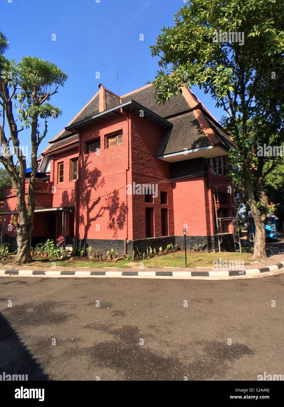 Villa Merah, lupo Schoemakker, institut tehnologi bandung, jalan ganesha, Bandung, jawa barat, INDONESIA Foto Stock