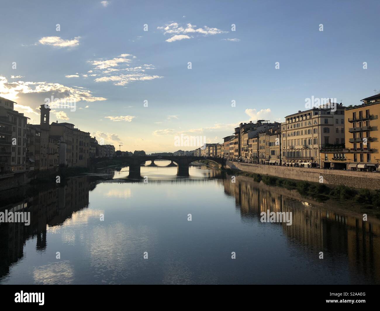 Firenze Fiume Arno prima del tramonto Foto Stock