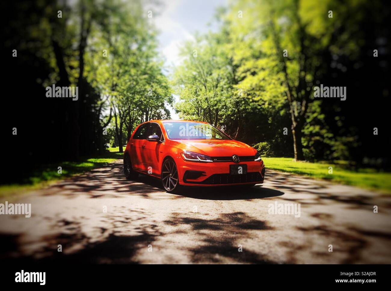 VW Golf R in TNT arancione Foto Stock