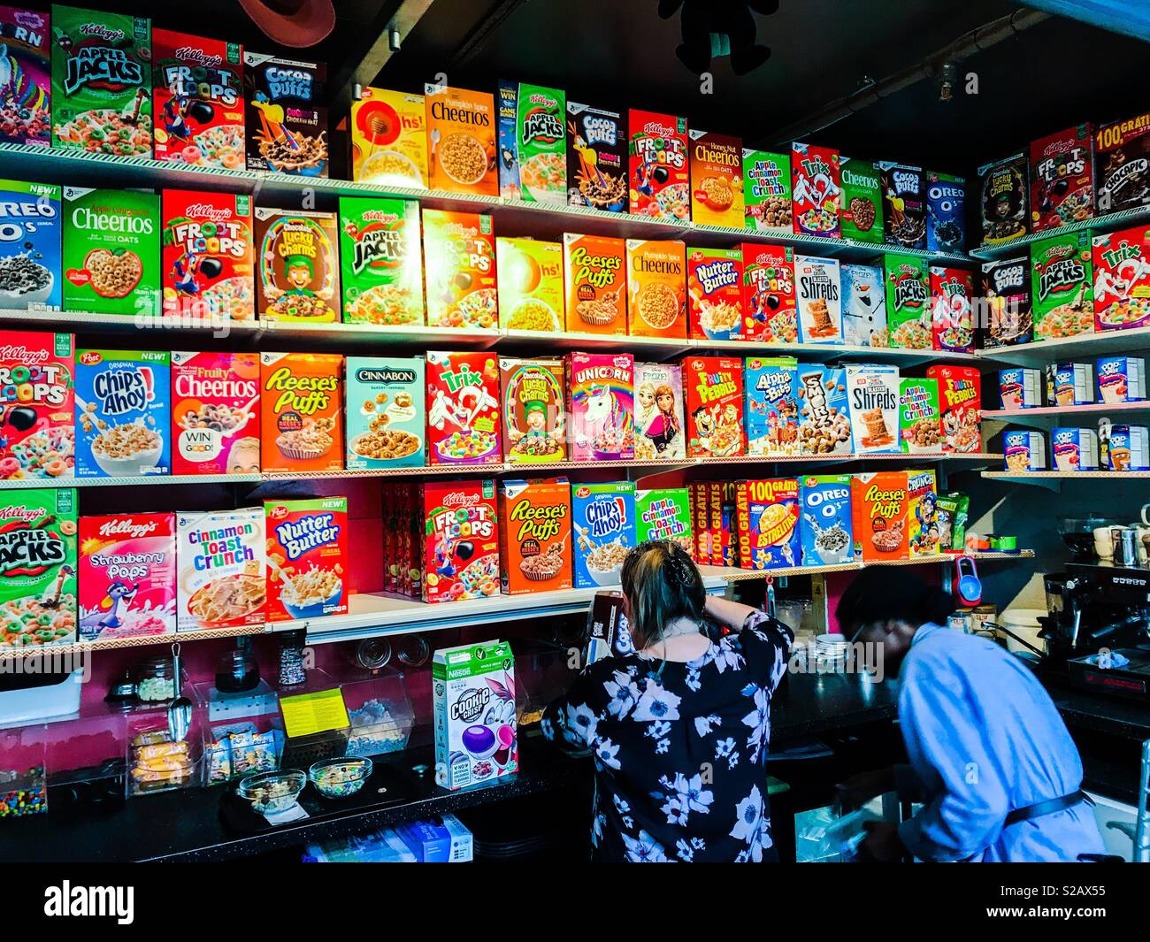 Killer cereali cafe, Camden, London Foto stock - Alamy