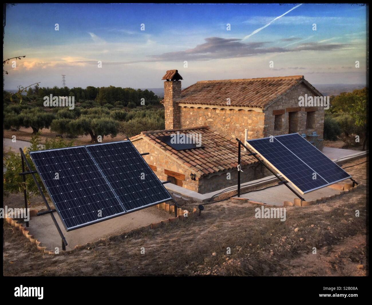 Vivere off-grid con energia solare, in Catalogna, Spagna. Foto Stock