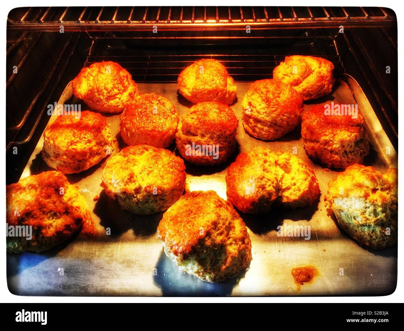 Focaccine fatte in casa nel forno Foto Stock